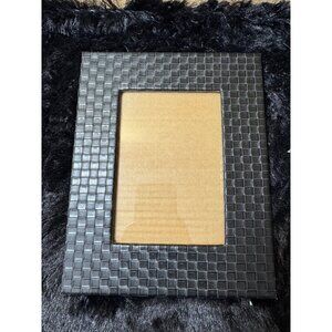 Black Faux Leather Textured Picture Frame With Checkered Design For 5x7 Photos